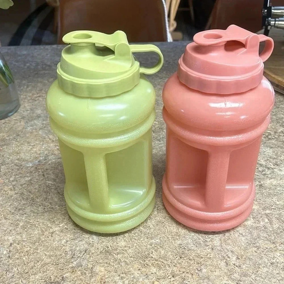 Hydro jugs 73oz - Picture 2 of 5
